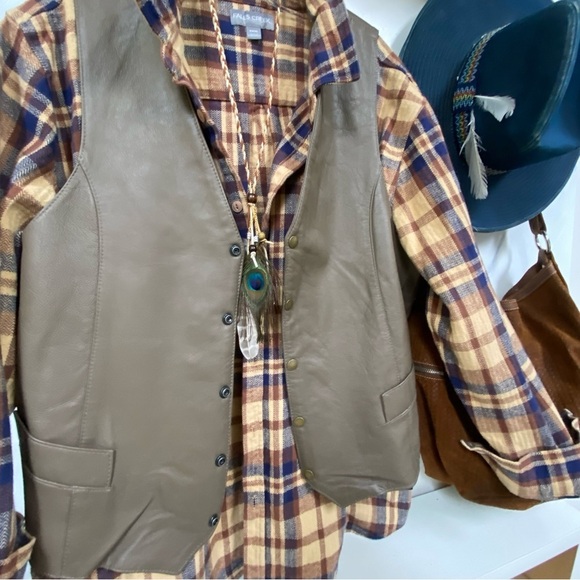 Rustic LEATHER boho vest w southwestern vibe - Picture 9 of 13